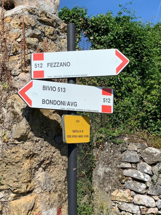 Apartament La Magia Nel Borgo Fezzano  Zewnętrze zdjęcie